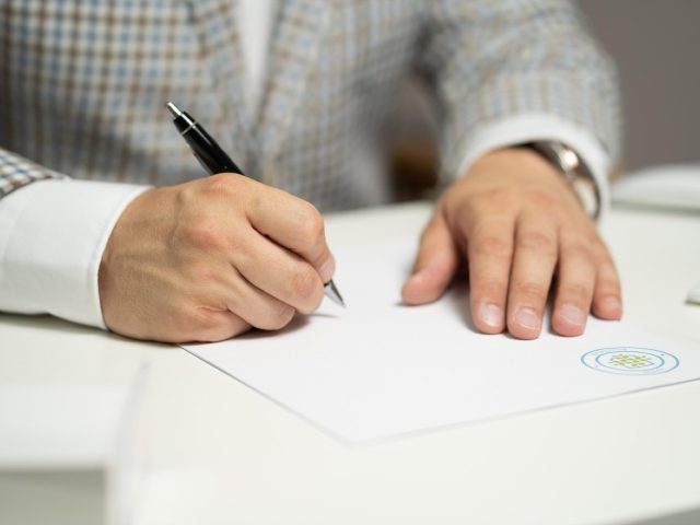 Oyster vs Velocity Global : choix EOR pour employer à l&rsquo;étranger
