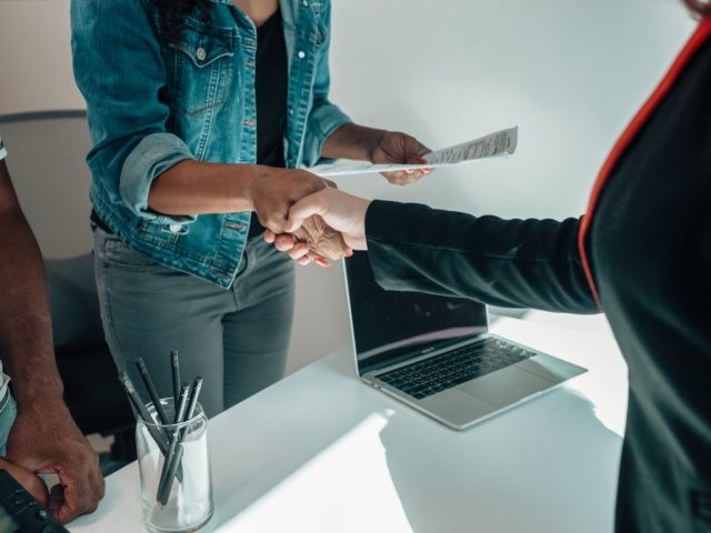 Meilleures solutions EOR pour PME : comparatif pratique